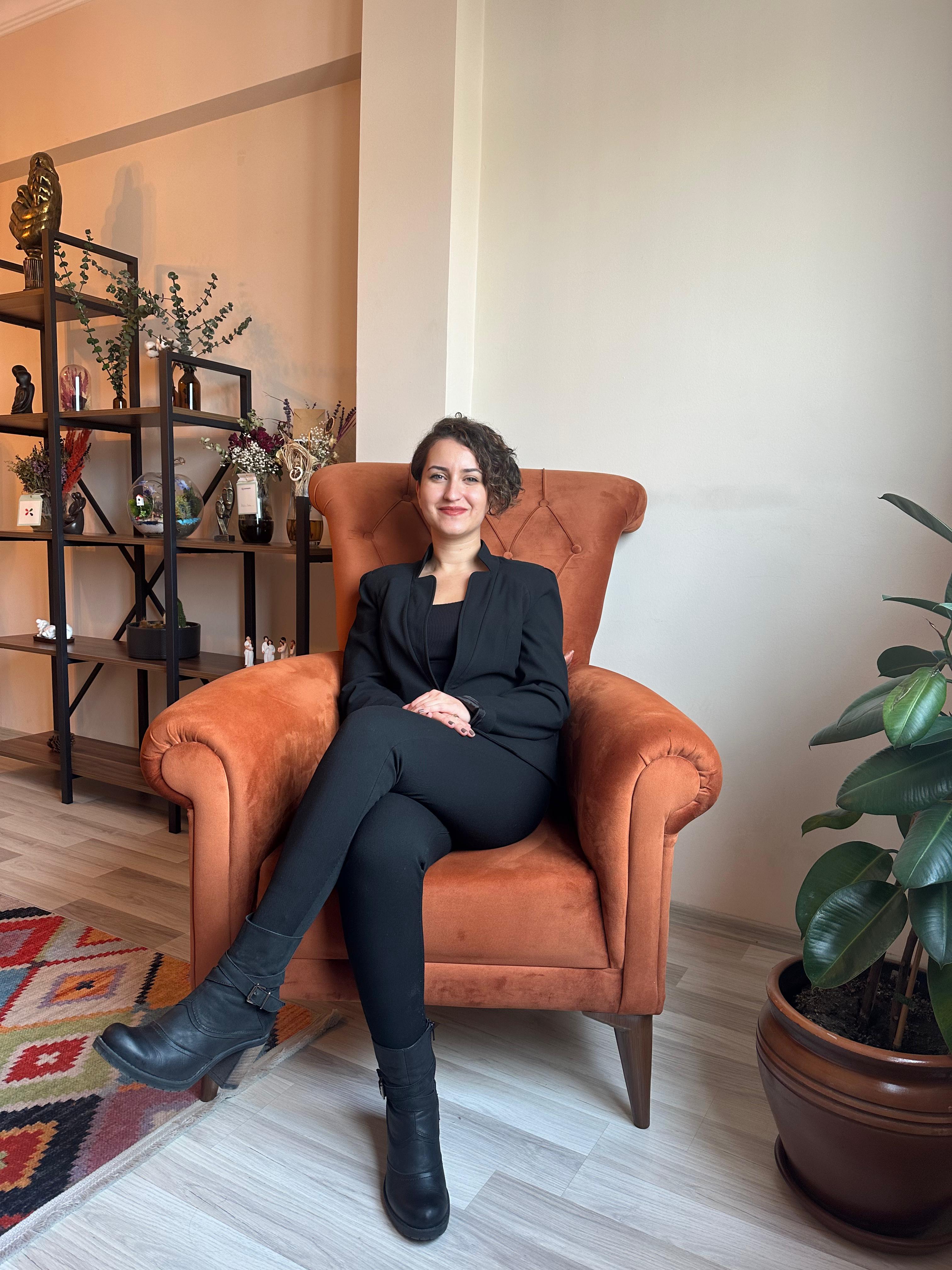 Psikolog İlay AYGÜN